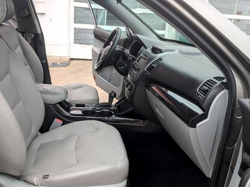 Used 2014 Kia Sorento LX image 13