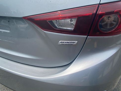 Used 2016 MAZDA MAZDA3 i Sport FWD image 16