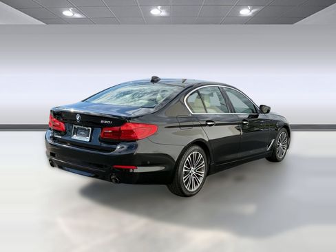 Used 2017 BMW 530i RWD image 9