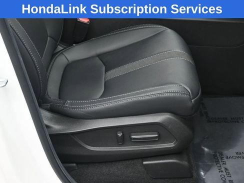Certified 2025 Honda Pilot Touring image 11