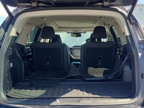 Used 2023 Subaru Ascent Touring image 11