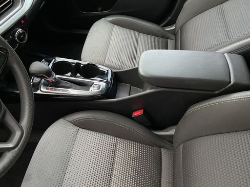 Used 2025 Chevrolet Trax LT image 34