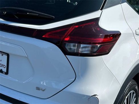 Used 2024 Nissan Kicks SV image 11