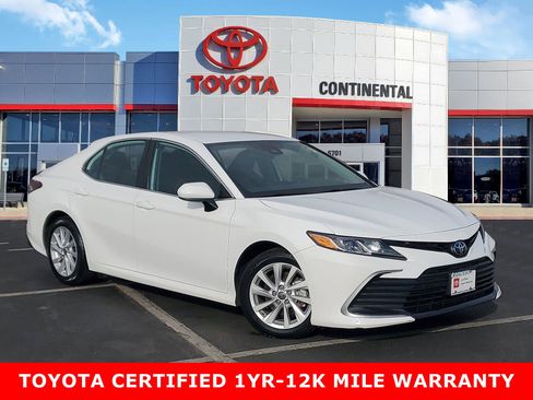 Certified 2021 Toyota Camry LE image 1