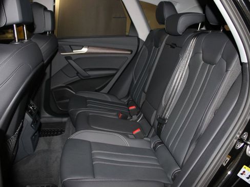 Certified 2025 Audi Q5 2.0T Premium Plus w/ Premium Plus Package image 20