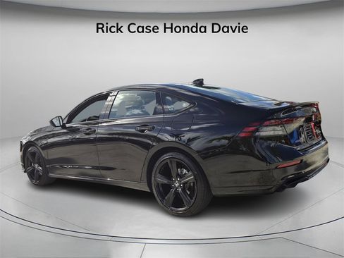 Used 2025 Honda Accord Sport image 6