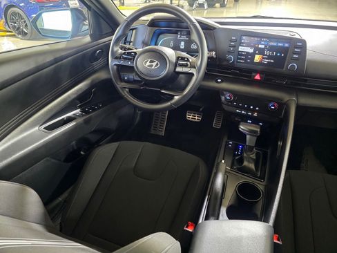 Certified 2025 Hyundai Elantra Sport FWD image 19