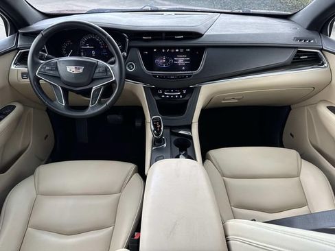 Used 2017 Cadillac XT5 FWD image 15