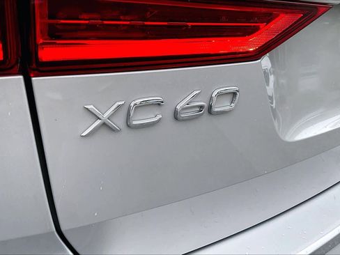 Used 2024 Volvo XC60 T8 Polestar AWD/4WD image 31