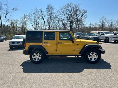 Used 2015 Jeep Wrangler Unlimited Sport w/ Quick Order Package 24S AWD/4WD image 8