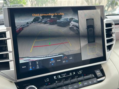 Used 2025 Toyota Sequoia Capstone AWD/4WD image 45