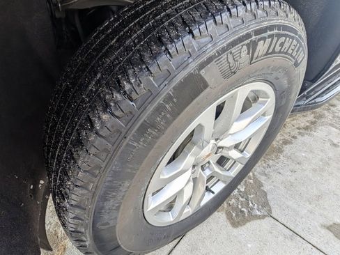 Used 2024 Chevrolet Suburban LT image 43