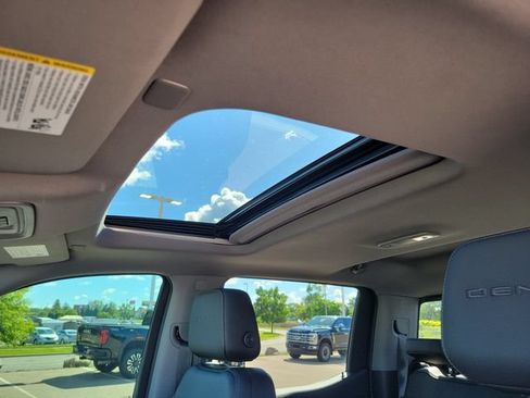 Used 2020 GMC Sierra 1500 Denali w/ Technology Package AWD/4WD image 8
