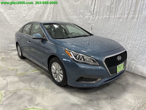 Used 2016 Hyundai Sonata SE image 2