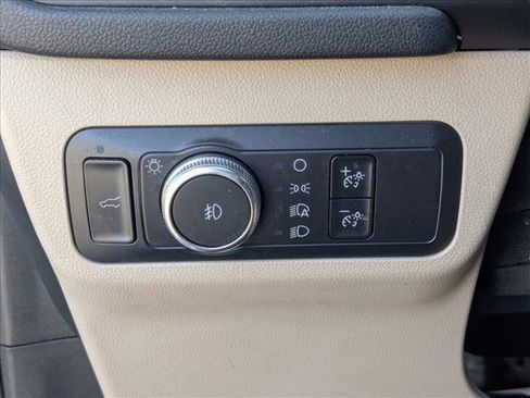 Used 2020 Ford Escape Titanium image 11