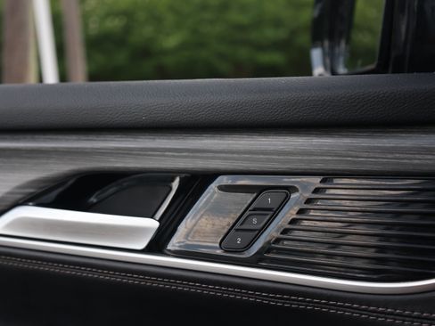 Used 2024 Jeep Wagoneer Series II w/ Flexible Seating Group RWD image 23
