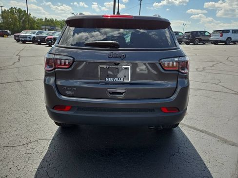 Used 2021 Jeep Compass Latitude AWD/4WD image 4