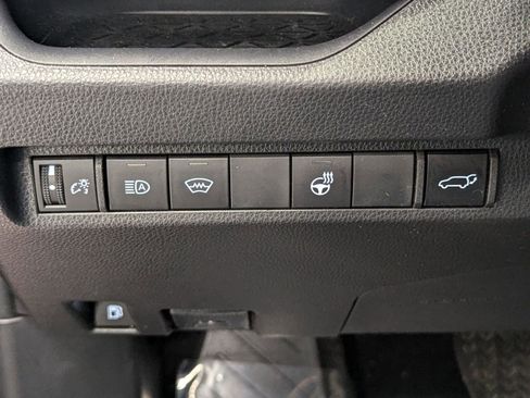 Used 2023 Toyota RAV4 XLE Premium image 15