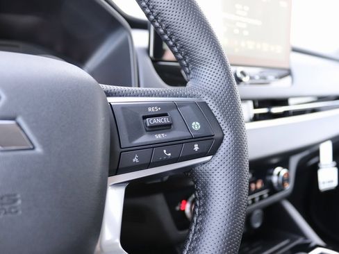 New 2026 Mitsubishi Outlander SE image 7