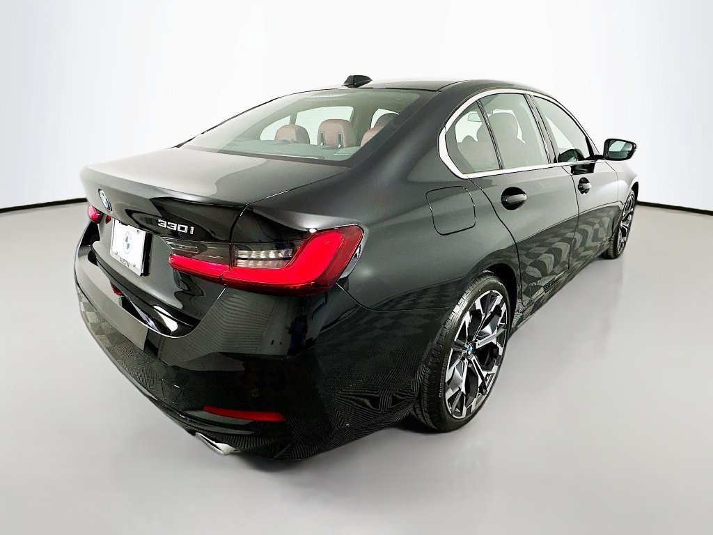Used 2026 BMW 330i Sedan w/ Convenience Package RWD image 5