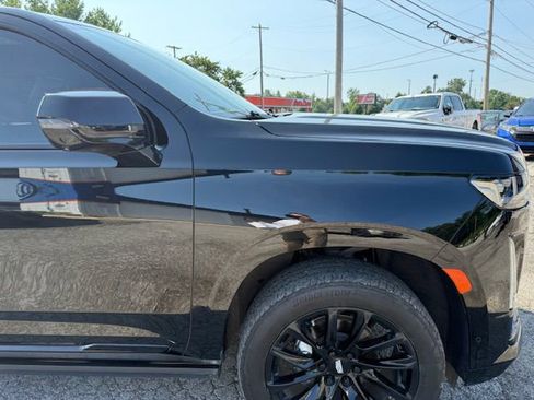 Used 2022 Cadillac Escalade ESV Sport Platinum w/ LPO, ONYX Package image 11