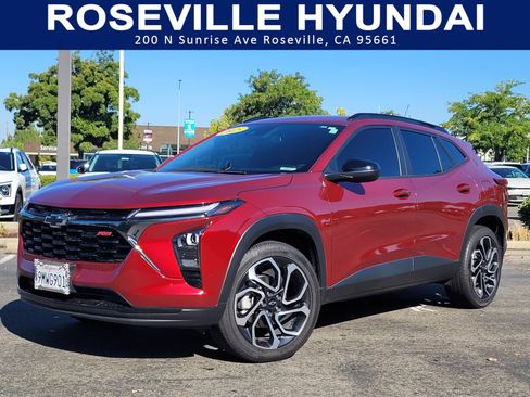 Used 2025 Chevrolet Trax RS w/ Driver Confidence Package image 1