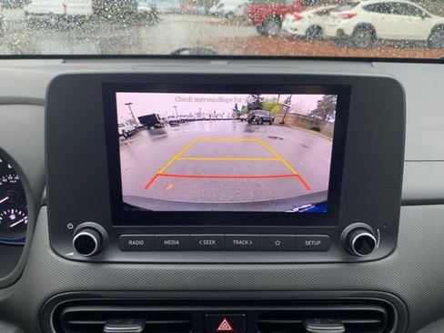 Certified 2022 Hyundai Kona SEL w/ Convenience Package image 18