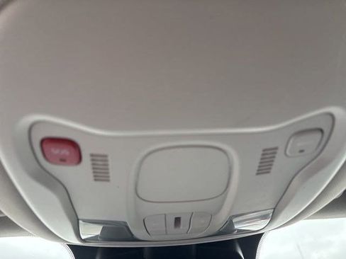 Used 2021 Jeep Renegade Latitude image 28