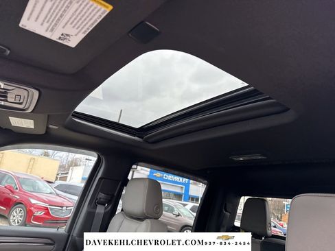 Used 2024 Chevrolet Silverado 2500 ZR2 w/ Technology Package image 18