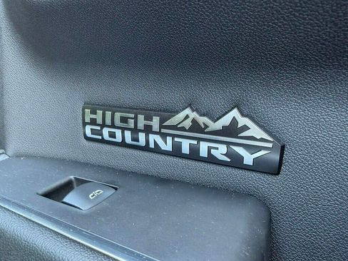 Used 2025 Chevrolet Silverado 1500 High Country w/ High Country Premium Package AWD/4WD image 22