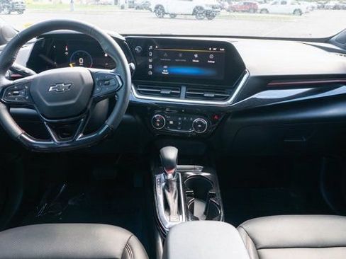 Used 2025 Chevrolet Trax RS w/ Driver Confidence Package FWD image 15