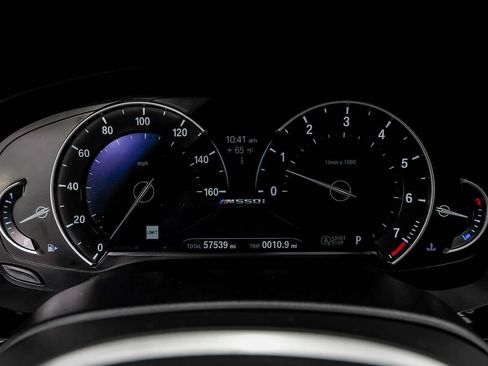 Used 2018 BMW M550i xDrive image 16