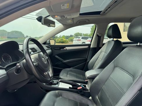 Used 2012 Volkswagen Passat 2.5 SE FWD image 17