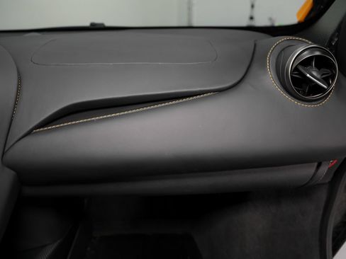 Used 2021 McLaren 765LT RWD image 40