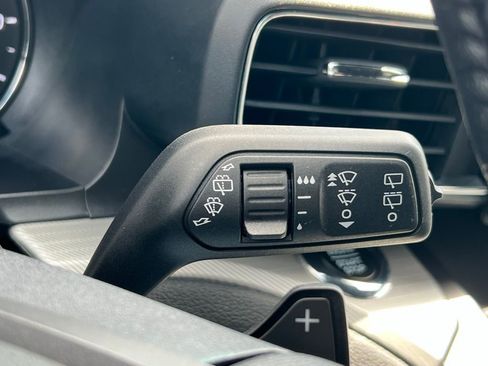 Used 2020 Ford Explorer XLT w/ Equipment Group 202A image 35