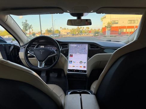 Used 2013 Tesla Model S image 14