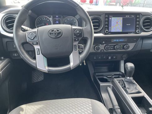 Used 2022 Toyota Tacoma SR5 AWD/4WD image 15