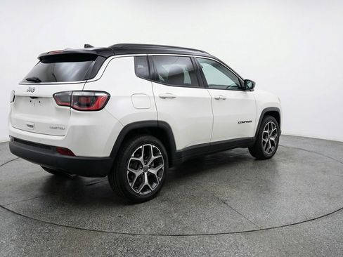 Used 2025 Jeep Compass Limited AWD/4WD image 9