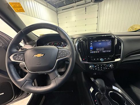 Used 2023 Chevrolet Traverse LT w/ LT Premium Package AWD/4WD image 40