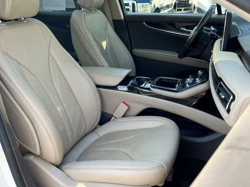 Used 2023 Lincoln Nautilus Reserve image 15