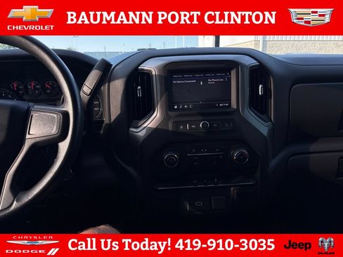 Used 2020 Chevrolet Silverado 1500 Custom w/ Custom Value Package AWD/4WD image 18