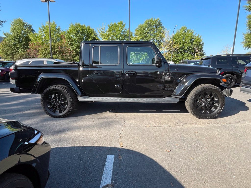 Used 2021 Jeep Gladiator Overland AWD/4WD image 2