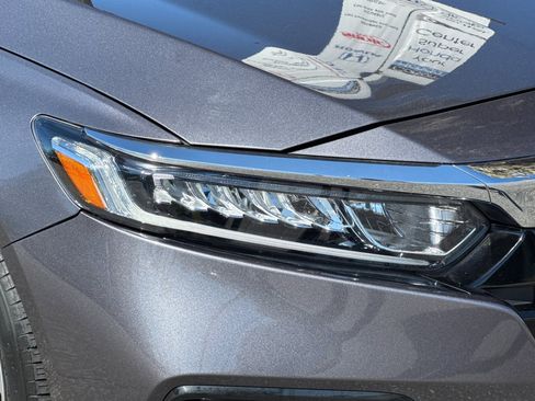Used 2018 Honda Accord EX image 12