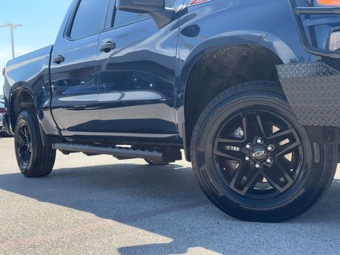 Used 2021 Chevrolet Silverado 1500 Custom Trail Boss AWD/4WD image 2