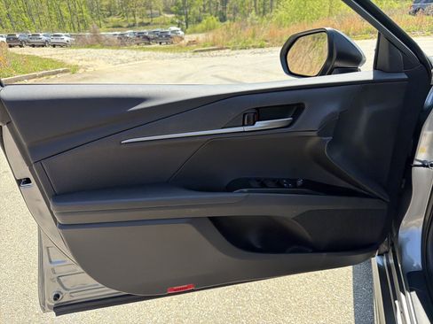 Used 2026 Toyota Camry SE w/ Multimedia Upgrade Package image 10