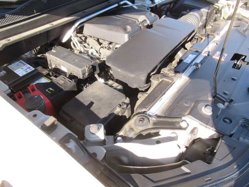 Used 2024 Chevrolet Colorado ZR2 image 16