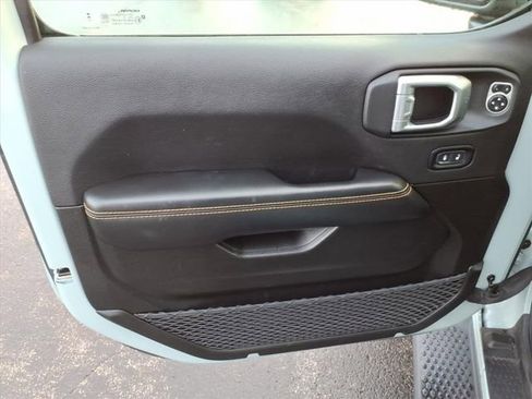 Used 2024 Jeep Wrangler Unlimited Sahara image 26