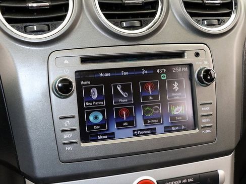 Used 2014 Chevrolet Captiva Sport LT w/ Convenience Package image 16