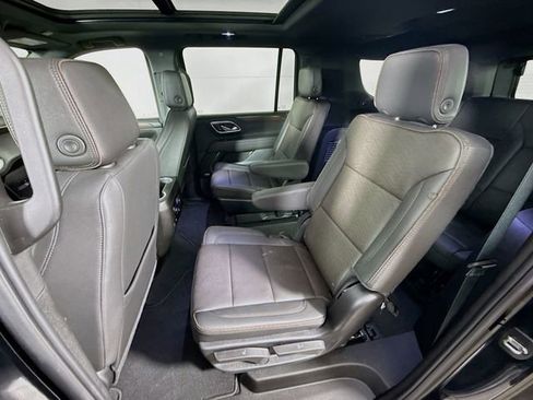 Used 2024 Chevrolet Suburban High Country image 27