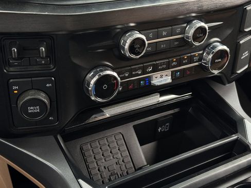 Used 2024 Ford F450 Lariat w/ Lariat Ultimate Package image 22